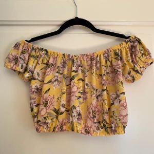 Topp från gina - Fint skick. Stl xs. Superfin till sommaren. 