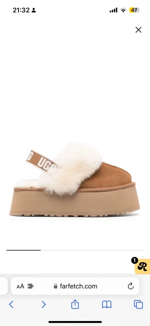 UGG FUNKETTE  - Säljer mina nya UGG skor. Endast använda 2 gånger. 