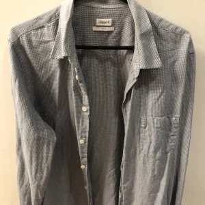 Fillipa K skjorta - Hej säljer min rutiga Filippa K skjorta! 