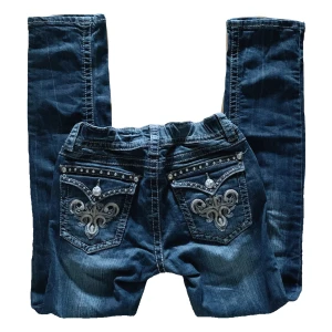 Lowrise jeans  - Lowrise vintage jeans i storlek S, jättebra skick. De är straight leg jeans Priset kan diskuteras 😊 