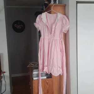 Rosa klänning med sailor krage - XS/SMALL