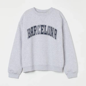 Hm tröja❤️ - Säljer denna jätte fina hm tröjan, den är i väldigt bra skick! Kom privat för bilder och frågor❤️ Pris går att diskuteras!