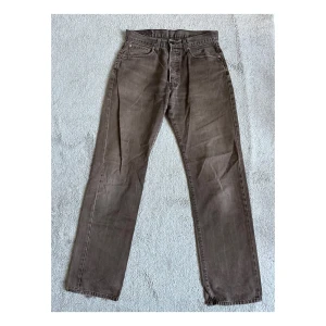 Levis Jeans, Brown, 551, 31/32 - Men’s Levis Jeans, 551, Unique brown color, size 31/32.   8/10 condition, good overall, with signs of usage at the bottom, looks like its on purpose though.   In Stockholm.