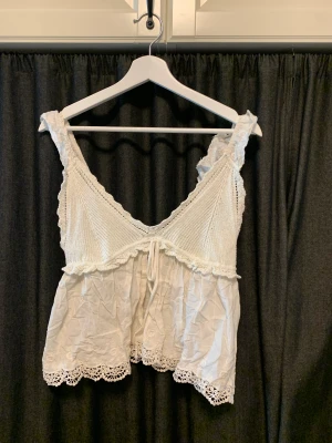 Top Zara - Kanske använd 2 ggr och tvättad en gång bara!