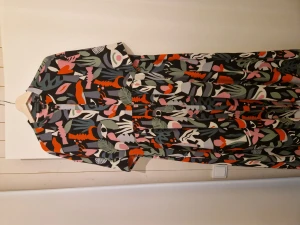 Klänning från Monki  - Ny och med tags