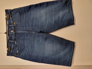 Helt nya shorts från Hugo Boss - Helt nya med tags. Stretch, mörk blå