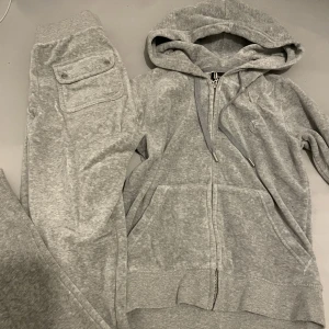 Grå juicy dress XXS/XS - Använd en gång helt nytt Skriv till mig om de skulle vara något