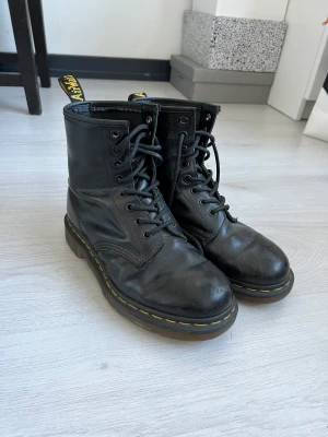 Dr martens - Dr martens i storlek 37. Använda men i gott skick! 