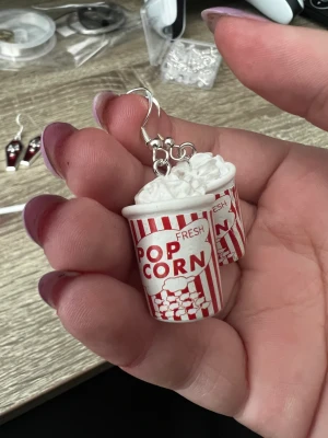 Popcorn örhänge  - Egengjorda 