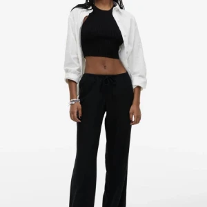 Hm linnebyxor  - Helt nya linnebyxor från hm storlek s. Öppen att byta mot likadana i vit i storlek S