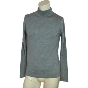 Filippa K turtle neck - Size: M  Fit: Slim  Shoulders: 39 cm  Chest: 47 cm  Sleeve: 64,5 cm  Length front: 66 cm   Length back: 66 cm  Condition: 4/5   Material: 100% Merino Wool     Feel free to ask any questions:)     Yours truly,  Waldemar