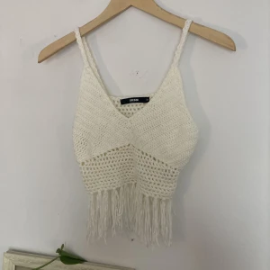 stickad topp - stickad/virkad topp/strand-coverup som tyvärr inte passade mig, fint skick då jag aldrig använt den🙃🙃