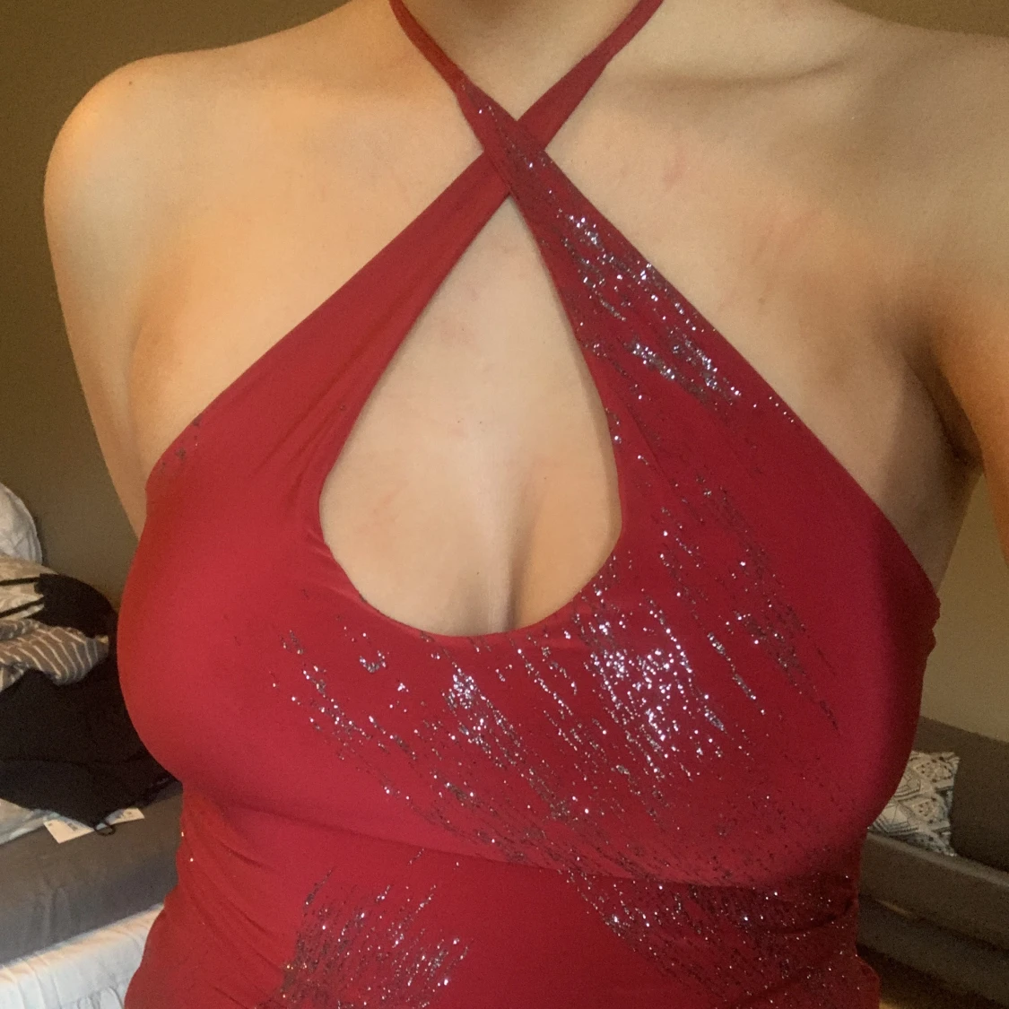 Glittrig halternecktopp