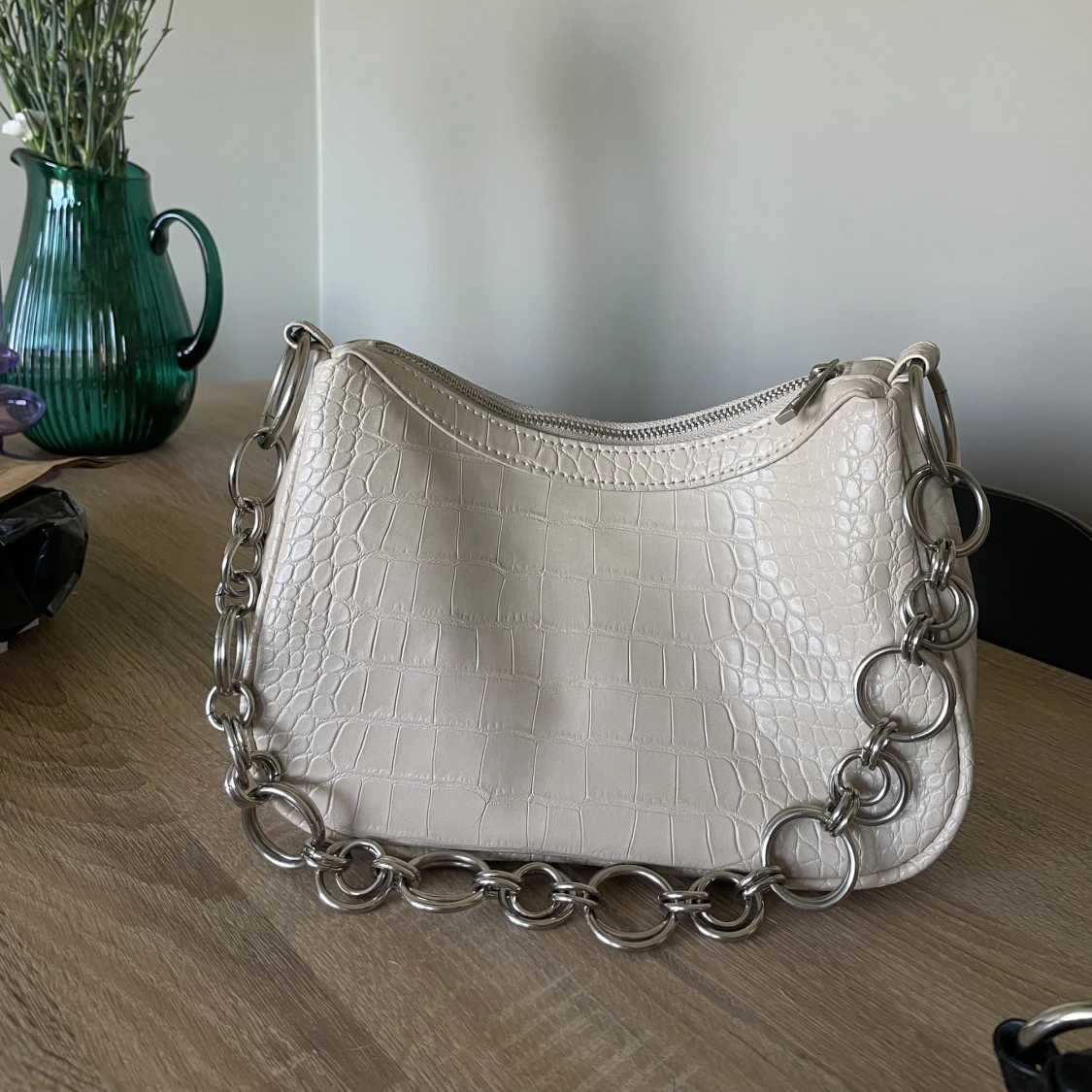 Beige väska med mönster - 90