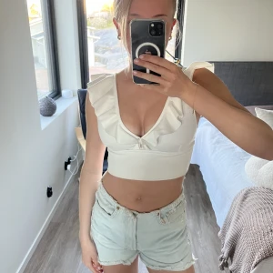 Topp - Jätte sök topp med volanger från Nelly💖fin till sommar och skolavslutning