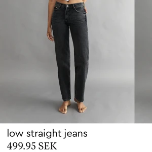 Low waist - Säljer mina populär low waist jeans från Gina då dom blivit för små. Priset kan diskuteras vid snabb affär!☺️