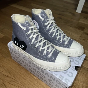 Commes des garcomes Converse - Kommer med box