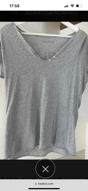 Zadig t-shirt - Så fin och unik Zadig t-shirt! Endast använd 1 gång 