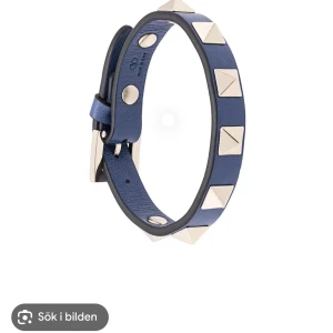 Valentino armband  - Säljer nu mitt valentino armband, de är väl använt och därav slitet💓