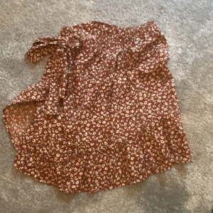 Kjol - Fin volang kjol