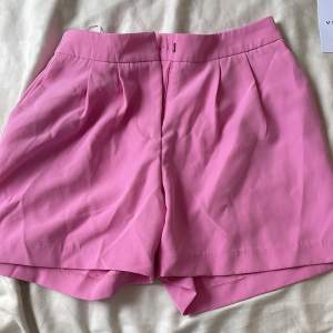 Rosa shorts från vila som aldrig blivit använda (endast testade) 