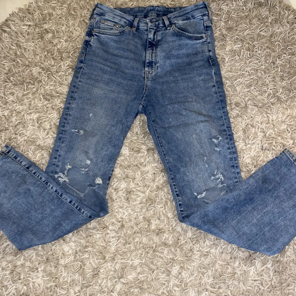 Fina sköna jeans! Stl: 38, lite korta på mig som är ca 167 cm. Fler bilder kan fås.💕. Jeans & Byxor.