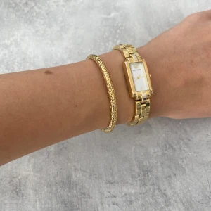 Emporio Armani klocka  - Super fin klocka från Armani som verkligen passar till allt! Superfint skick! Hör av vid intresse❤️