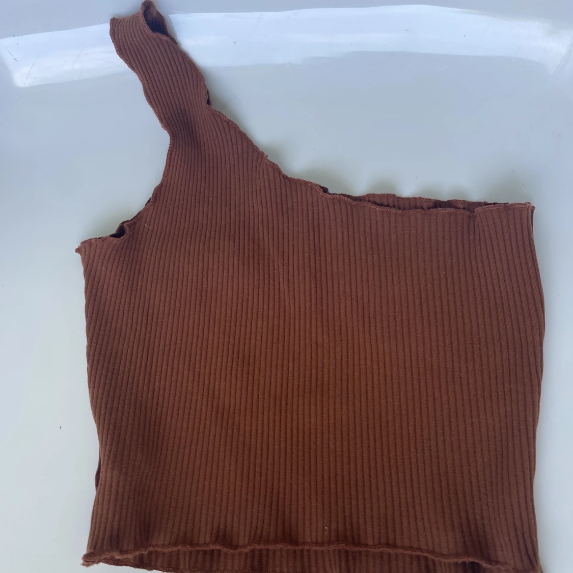 Croppad brun tröja - 91