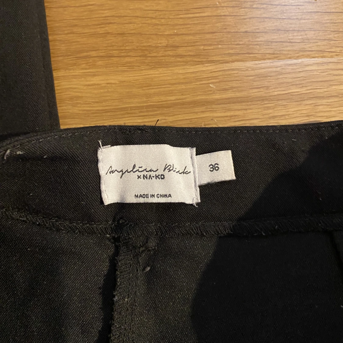 Svarta kostymbyxor - 90