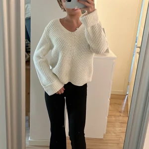 Stickad tröja  - Super fin stickad! Buda om flera är intresserad 