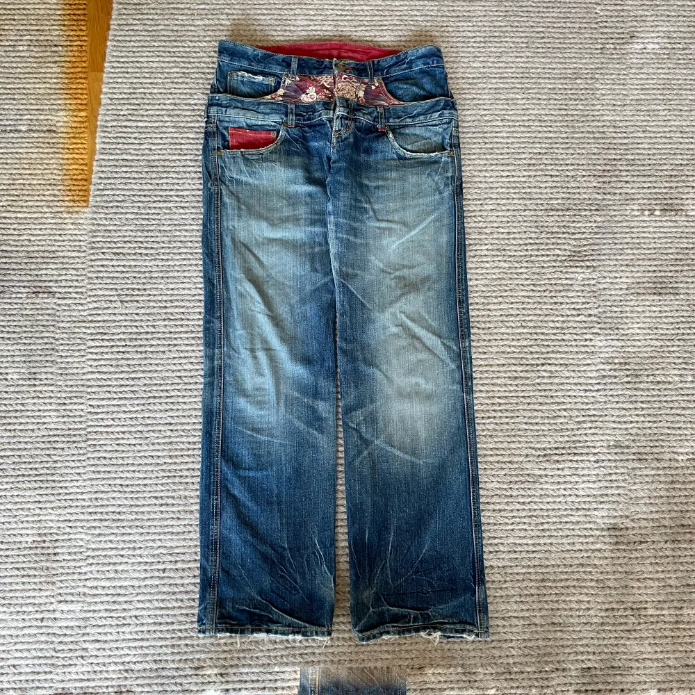 helt sjuuuukt vackra double waist japanska jeans från märket eternal med massa detaljer 😍😍😍. Jeans & Byxor.