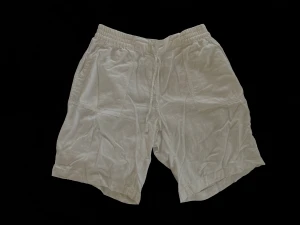 Linne shorts - Super fina och luftiga shorts perfekta till skol eller jobb start. 