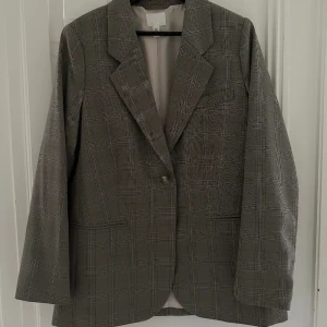 Kavaj från h&m - Oversize kavaj från h&m. använd 1 gång