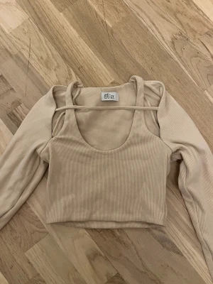 Ohpolly tröja  - Super fin, inga defekter! 