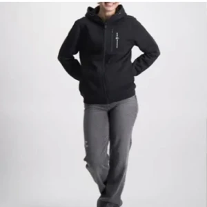 Sail racing kofta - Hej säljer min jätte fina sail racing kofta då den inte kommer till användning för den är inte min stil längre använd fåtal gånger