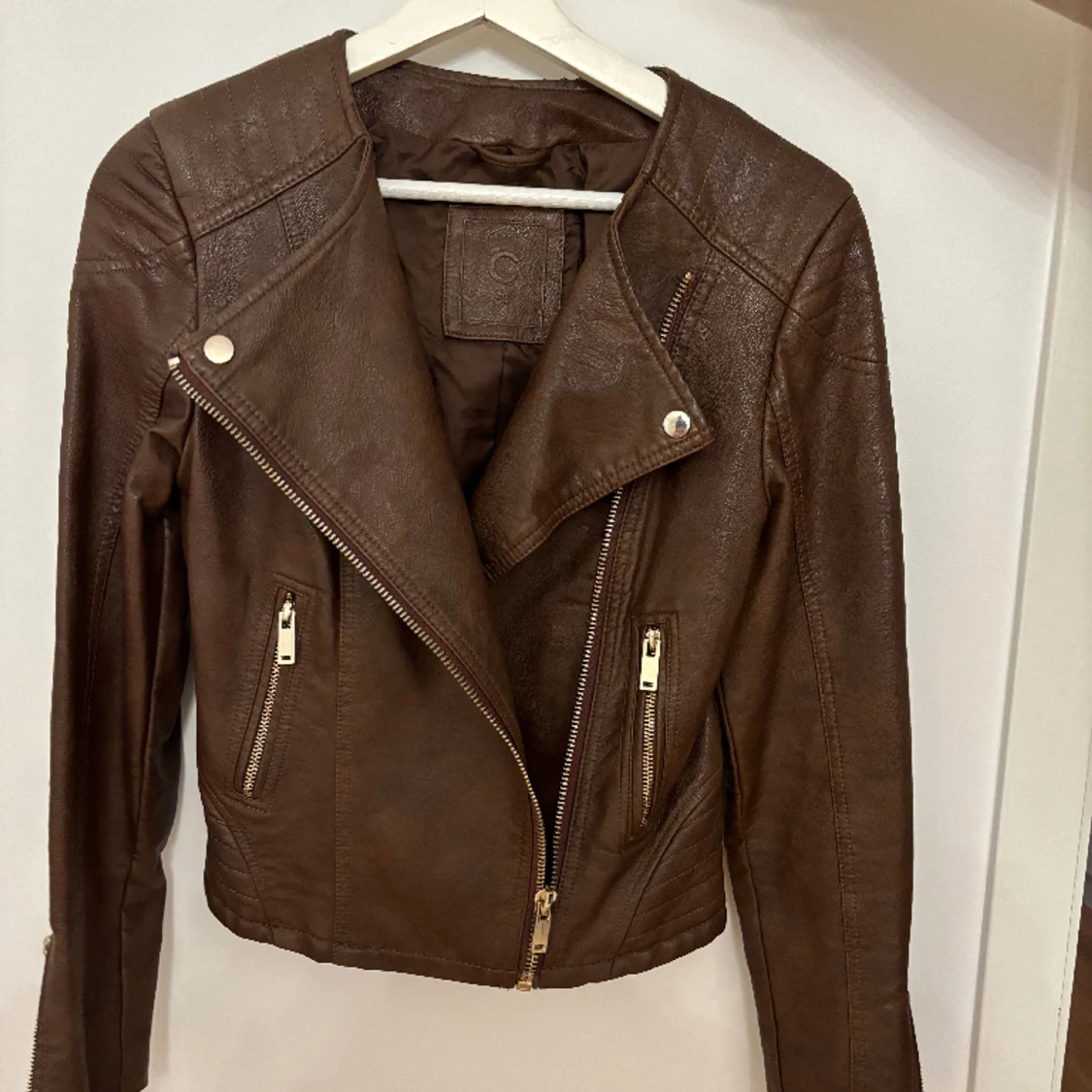 Skinnjacka brun  - 90