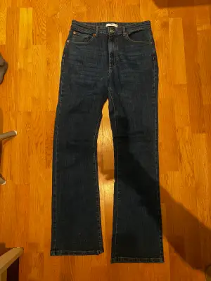 Bootcut jeans från ellos 