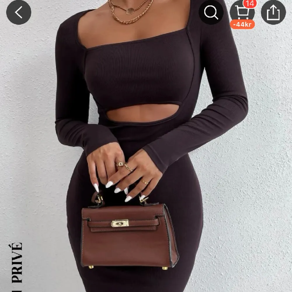 Säljer denna bruna klänning från shein🤎 använd 1-2 gånger🤎. Klänningar.