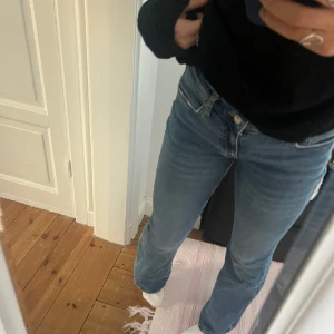 Ginas lowwaist flare jeans - Använt sparsamt!