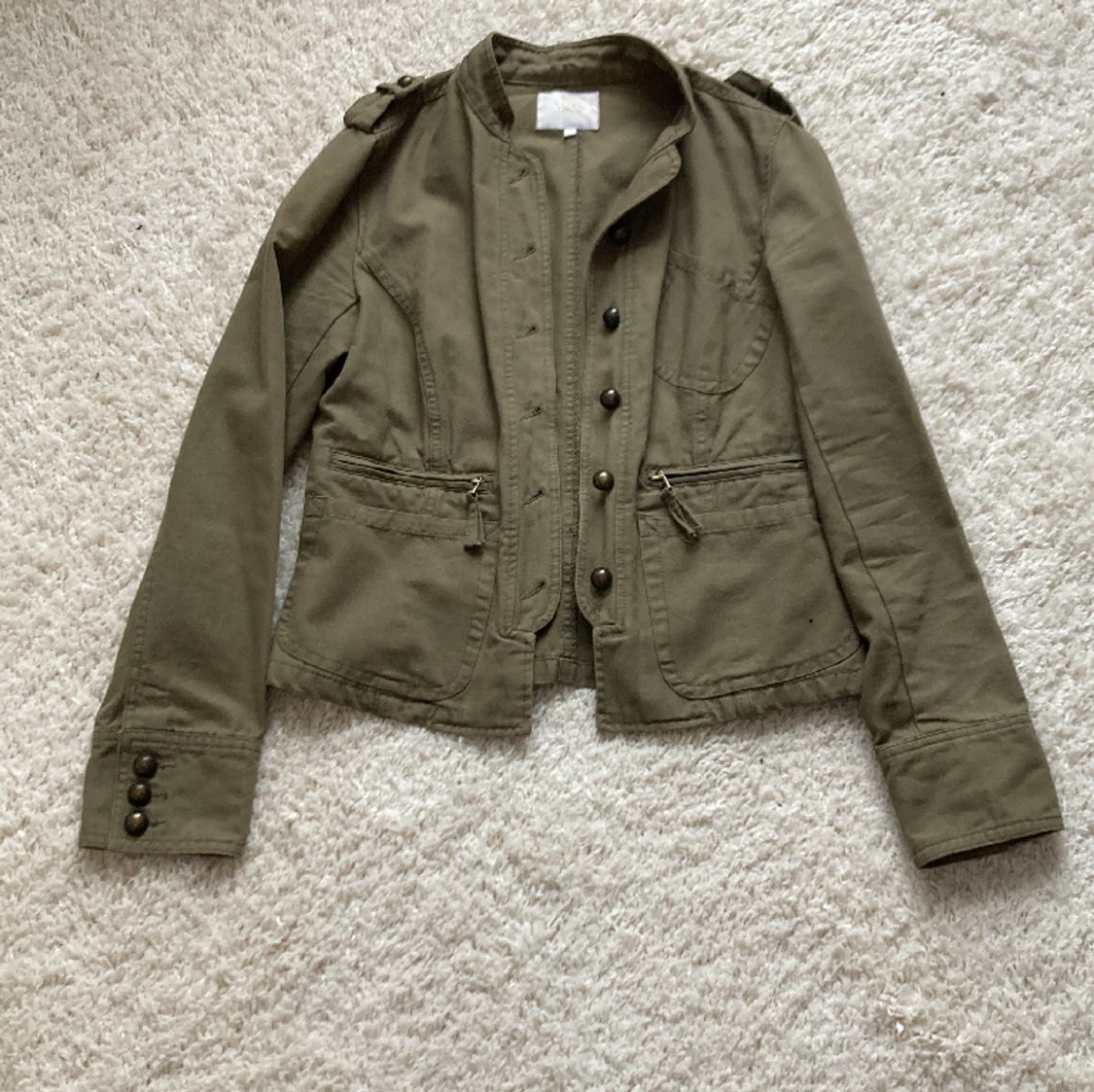 Militärgrön cuejacka i bomull 