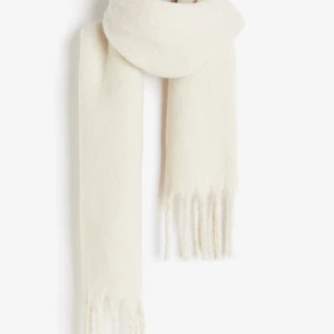 Halsduk  - Världens mysigaste halsduk, säljer då jag köpt än annan färg ❤️