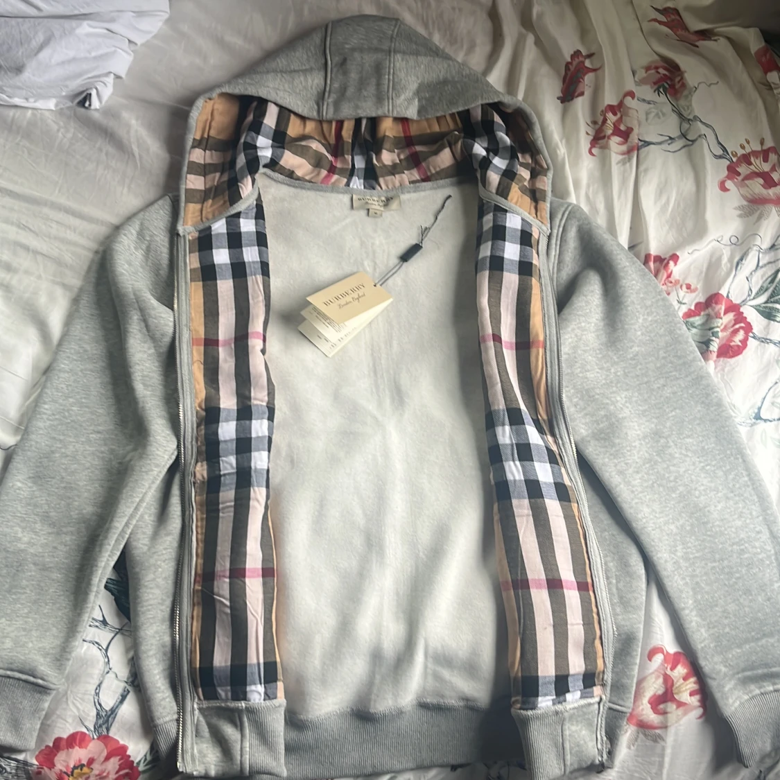 Burberry zip
