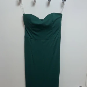 Festklänning  - Köptes från Shein för 500kr, en gång används  Gratis leverans inom Göteborg 