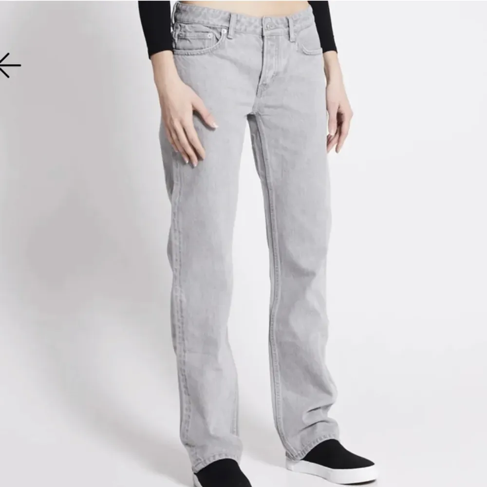 Grå jeans från lager 157, säljer pågrund utav att det är för små🌸Bra skick💕Skriv för fler bilder eller funderingar🤗sitter som en xs/s💗KRAM❤️. Jeans & Byxor.