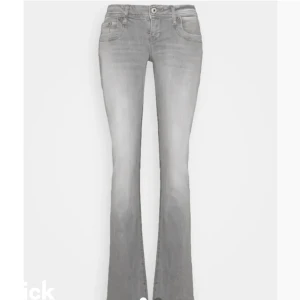 Grå ltb jeans - Säljer dessa skit snygga ltb jeans då de är något för stora. Skulle även kunna byta mot ett par 27/26 or🥰
