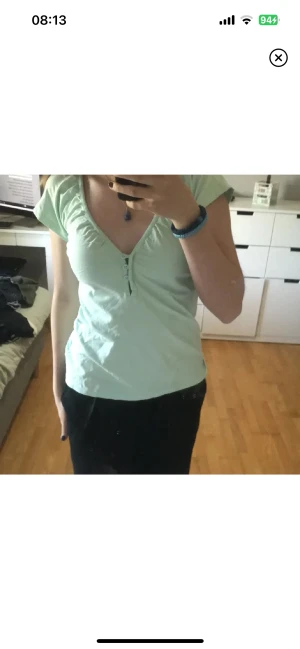 Top - Säljer denna mintgröna ropen, vid frågor hör av dig! Säljer även en likadan i ljus rosa!