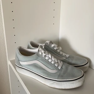 Skor Vans - Använda fåtal gånger, bra skick.