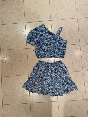 Zara set - Fint set bra skick hör av er för fler bilder eller om ni har några frågor 