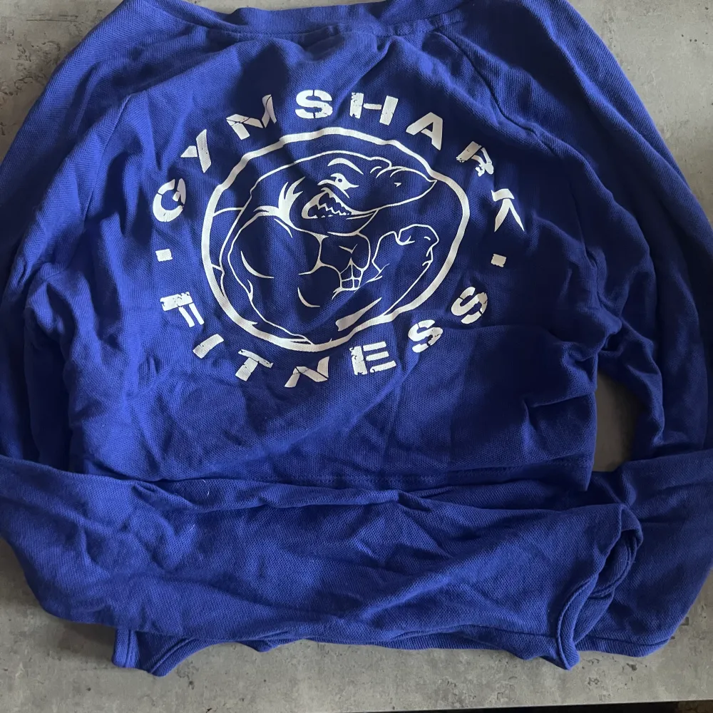 Gymshark legacy tröja i storlek XS. Frakt i postnord blå påse, 45 kr. . Tröjor & Koftor.