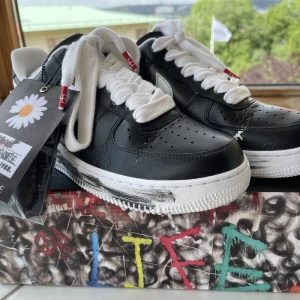 G-Dragon peaceminusone Para-Noise (US 9) - Endast använda några enstaka gånger för bilder därav lite crease vid vänstra tån